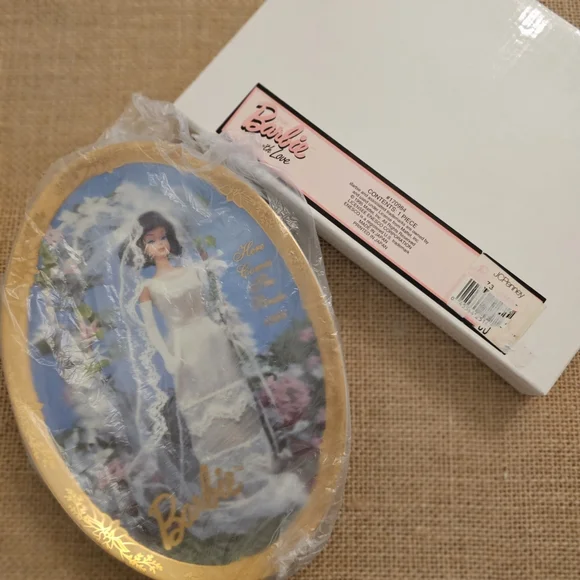 NIB Barbie with Love 1966 Collector's Plate Here Comes the Bride by Enesco - Picture 8 of 13